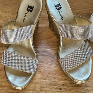 Browns sparkling wedges size 37